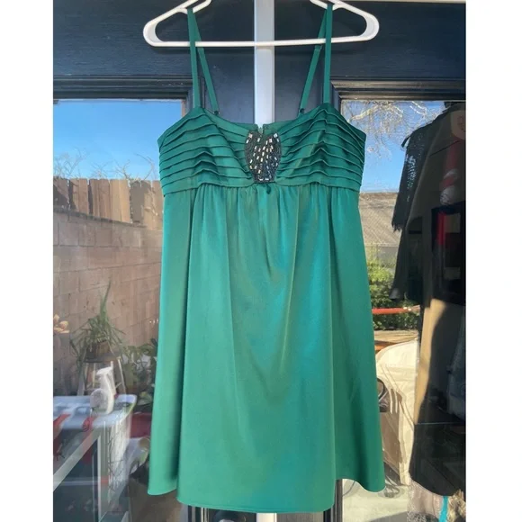 Womens BCBG MAXAZARIA emerald green dress